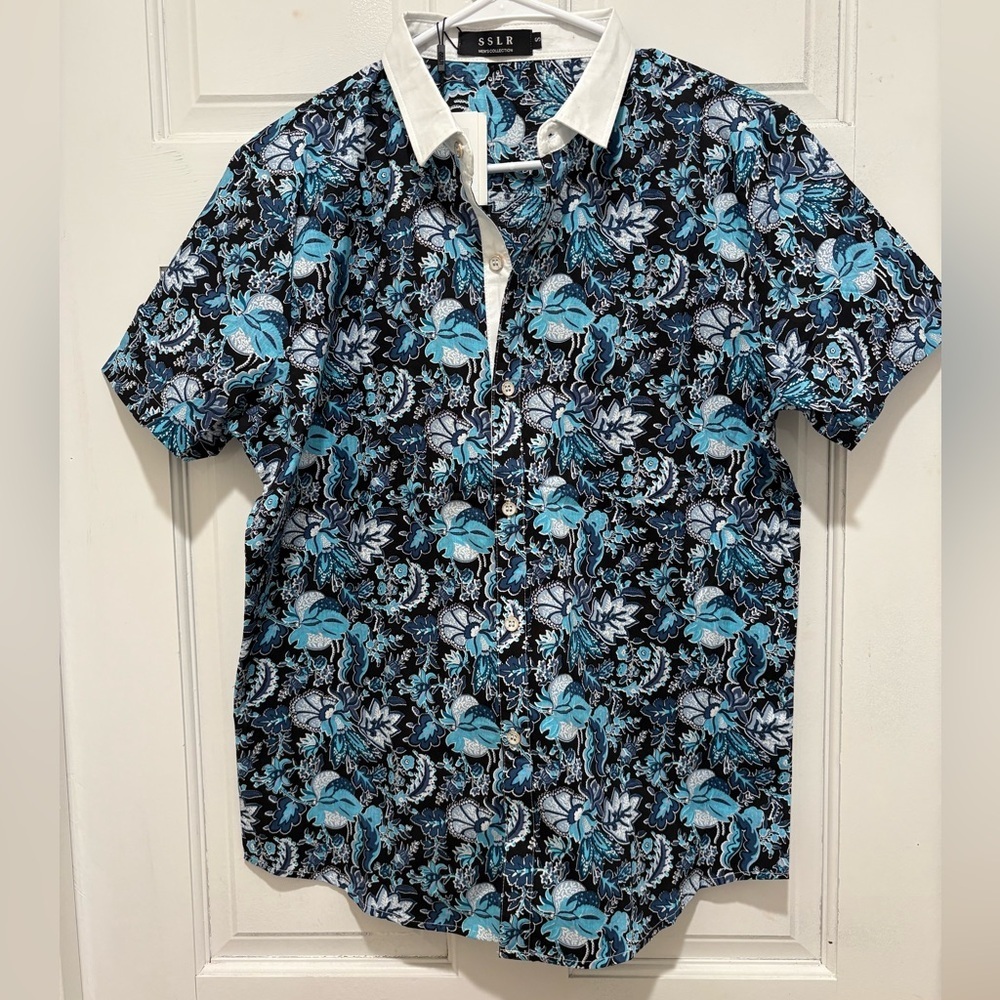 SSLR Men's Black and Blue Floral Casual Shirt